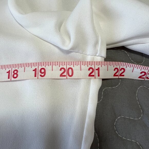 White House Black Market Womens V-neck Studded Pintuck Blouse Size 10 NWOT - Picture 10 of 11